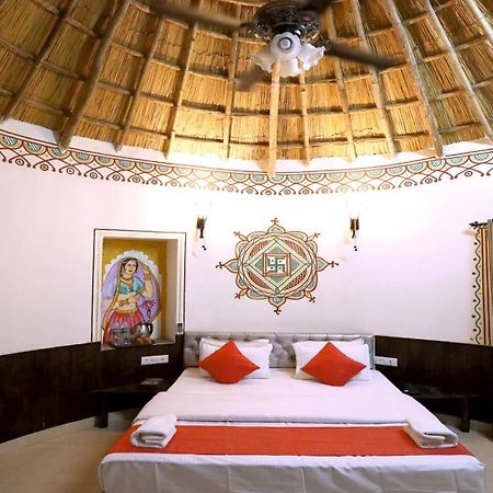 Hotel Vijayvargiya Dhani ไบคาเนอร์ ภายนอก รูปภาพ